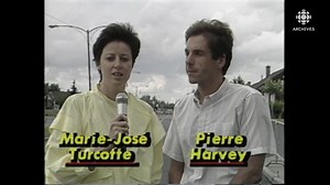 Notre collègue Marie-José Turcotte prend sa retraite ce printemps! Vous pourrez la voir pour une dernière fois à l'antenne de ICI TÉLÉ ce dimanche à 15h, avec la conclusion des Jeux paralympiques d’hiver de Pékin. En 1985, Marie-José Turcotte est devenue la première femme journaliste aux sports à la télévision canadienne. Revoyons-là en entrevue avec le cyclisme et fondeur Pierre Harvey lors de la XXIe édition des Jeux du Québec, à Charlebourg, le 17 août 1985. Au cours de sa carrière d'une quar