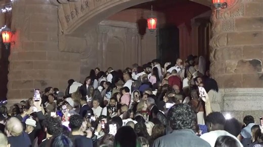 Dozens say ‘I do’ at Bexar County Courthouse during free Valentine's Day mass wedding ceremony