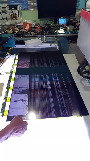 The side Cof is damaged, it needs to be replaced to watch TV again. #lcdscreenrepair | Edo Arrosyid