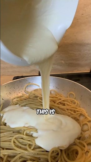 Authentic Cacio e Pepe: Master This Classic Roman Pasta Dish! | Easy Italian Recipes