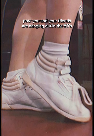 Explore 80s Retro Outfit Ideas and Vintage Style