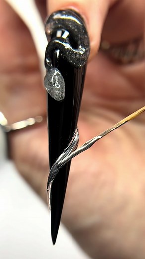 Realist snake skin using BUBBLES? OFC IMMA DO IT 🐍🖤🔪🫧 shop @vbeautypure code: MIRA #nails #nailsartvideos #nailart #halloweennails #spookynails #spookyseason #halloween #fyp #nailsoftiktok #nailtok #nailtutorial #nailprocess #bubblenails #chromenails