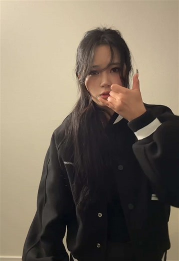 How to Show Number 8 with Your Hands