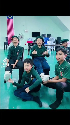 Aktiviti Badan Beruniform QGIIS KADET REMAJA SEKOLAH (KRS) DAN TUNAS KADET REMAJA SEKOLAH (TKRS) pt2