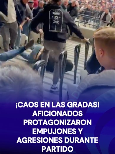 ¡Lamentable! Se pelan en el estadio y sale rodando uno😡. Aficionados protagonizaron empujones y agresiones durante el derby entre Arsenal y West Ham. ⚠️ #TikTokInforma #TikTokMeHizoVer #noticias #Arsenal #WestHam