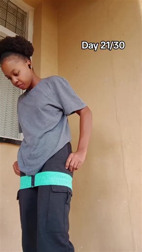 30 days squat challenge #workoutfromhome #sqautschallenge