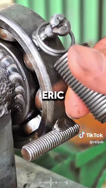 Engaging Reddit Questions for Stimulating Conversations