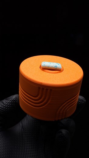 18K views · 492 reactions | 﫧Chewing gum dispenser 婢Filament: PLA @fiberlogy_filaments  File by @matthew_ghost_3dprint #printwarrior #chewinggum #gadgets #3dprinting | Print Warriorr | Facebook