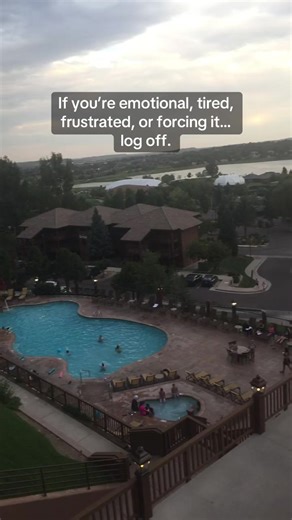 Knowing when not to trade is a skill most people never practice. Fatigue and frustration distort decision-making long before the attachment shows up on the chart. Logging off early isn’t quitting. It’s choosing longevity over impulse. #daytrading #daytrader #femaletrader #propfirm #futurestrading