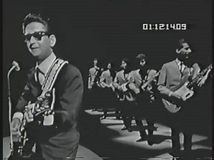 This is just awesome!!! 😎 🎶My next tribute song? #RoyOrbison #PrettyWoman #RealMusic | Léon TCB Music