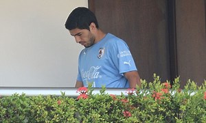 Suarez has taken a huge step back says PFA chief Gordon Taylor