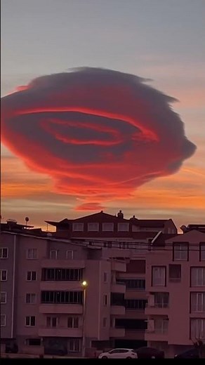 Bizarre pink ‘vagina cloud’ sighting rocks Twitter: ‘I hate my dirty mind’ #shorts | New York Post