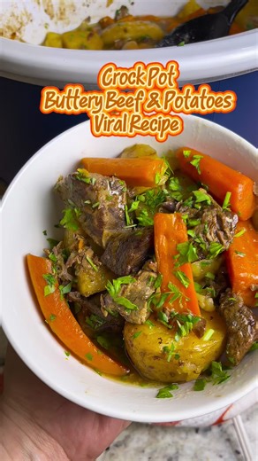 🍽️ Welcome to the Crocktober series where I’m sharing a crock pot recipe every day in October Day 1 is Buttery Beef and Potatoes- probably my most popular recipe! Be sure to save this video for later and share 💌 📲 Follow along so you don’t miss any Crocktober recipes! 👉 Grab this and all the Crocktober recipes on my blog https://www.stephreallife.com/crock-pot-buttery-beef-and-potatoes/ #StephRealLife #Crocktober #CrockPotRecipes #FallComfortFood #DinnerMadeEasy | Stephanie Gigliotti