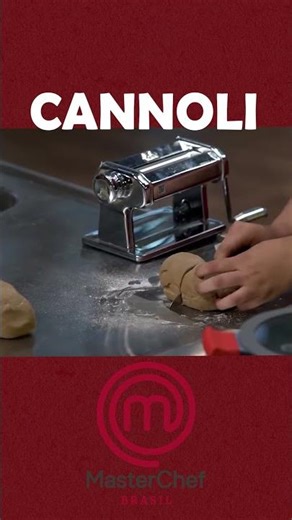 CANNOLI | See this and other recipes on the MasterChef Brasil Recipes channel! #masterchefbr
