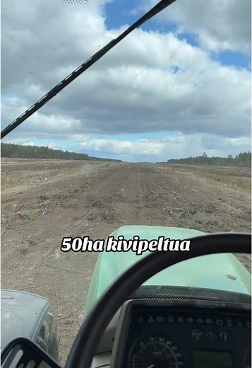 Exploring the John Deere 6620 on Kivi Land