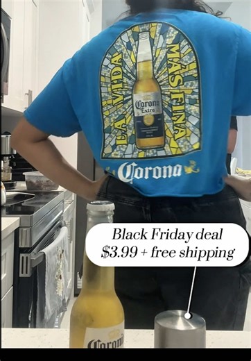 Bottle opener that works instantly no effort needed 🍺 Magnetic cap catcher keeps everything clean and neat 👏 $3.99 Black Friday deal   free shipping 🛒 #beer #corona #bottleopener #baressentials #partyessentials