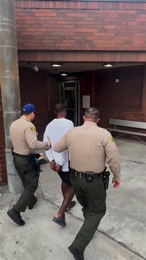 Today, deputies encountered a suspect who had a bench warrant out for his arrest. A bench warrant is issued when someone fails to appear in court after being cited and promising to return to court. That missed appearance means deputies will make sure they do show up next time. Show up on time or don’t commit the crime. 👮‍♂️ #LASD #LakewoodStation #CommunitySafety #DoTheRightThing | Lakewood Sheriff's Station