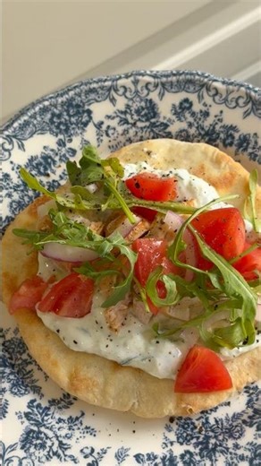 Greek tzatziki is the perfect sauce for summer dishes💔