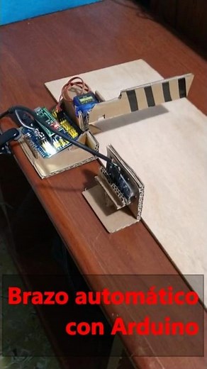 🚧​ 𝗣𝗿𝗼𝘆𝗲𝗰𝘁𝗼 𝗱𝗲 𝗕𝗿𝗮𝘇𝗼 𝗔𝘂𝘁𝗼𝗺𝗮́𝘁𝗶𝗰𝗼 𝗰𝗼𝗻 𝗔𝗿𝗱𝘂𝗶𝗻𝗼 🚧 𝘀𝗲𝗻𝘀𝗼𝗿 𝘂𝗹𝘁𝗿𝗮𝘀𝗼𝗻𝗶𝗰𝗼 𝗛𝗖 𝗦𝗥𝟬𝟰 𝘆 𝘀𝗲𝗿𝘃𝗼𝗺𝗼𝘁𝗼𝗿