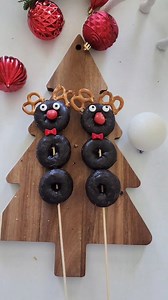 Reindeer snacks ⛄️ Can you believe Christmas is in 12 days?! Here's a fun snack idea for the whole family! I love chocolate donuts! This is an adorable and easy snack idea for kids for Christmas or Christmas parties & crafts. ☆Comment coffee for details to send to your DMs • #christmasmood #christmasdecor christmassnacks #christmasideas #christmasrecipes #christmasdesserts #kidssnacks #kidssnackideas #christmasfood #diychristmas | Fallons.homestead