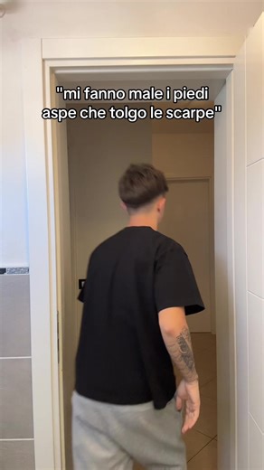 Mi fanno male i piedi: perché e cosa fare subito