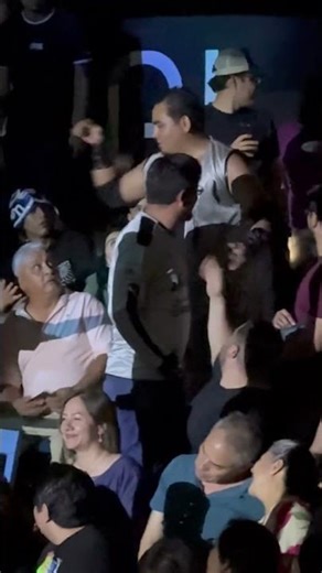 Kingperio and Danny Phantom's entrance at Arena Olímpico Laguna
