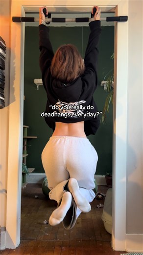 Yes. Yes I do. #gymtok #fyp #deadhang #stretch #decompression | Dead Hang Decompression