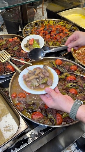 656K views · 6.5K reactions | Mantar Yahni ☎️ 0232 486 60 34 • #SakınGeçKalmaErkenGel • • @zaimusta @zaimusta • Kredi kartı • • #food #delicious #yemek #lokanta #izmir #atom #kokoreç #esnaf #çamdibi #keşif #keşfet | Zaim usta | Facebook