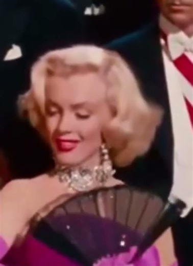 Jayne Mansfield vs Marilyn Monroe #shorts #marilynmonroe #jaynemansfield