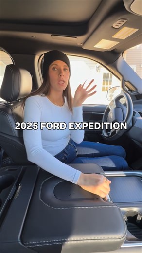 Check out all these party tricks on the new ford expedition! | The Car Mom
