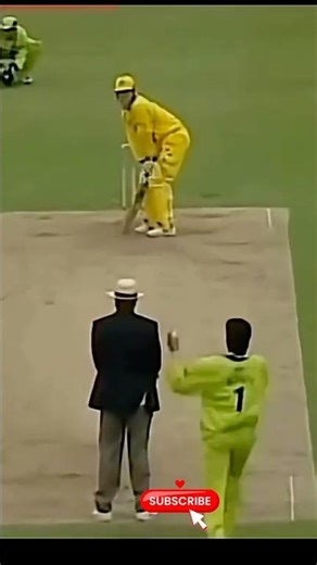 Waseem Akram swing bowling #Waseem Akram bowling#youtubeshort #cricketlover #nadeemcricket195