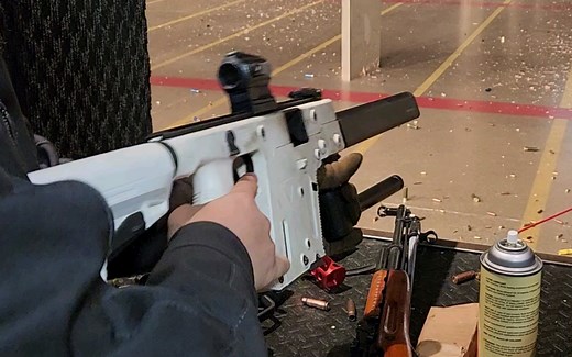 维克托 短剑 Kriss Vector - .45 ACP 靶场试手