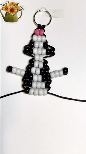 Make a PONY BEAD cow 🐄 #ponybeads #diybeads #diycrafts