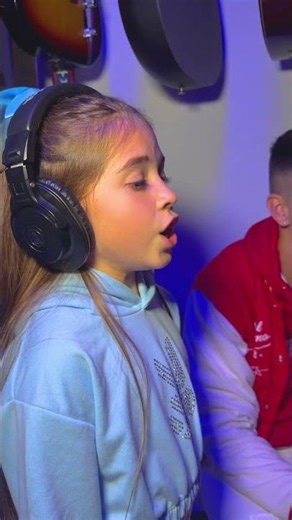 Valentina in the studio with Arta 🤩