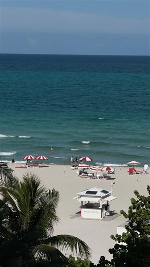 Ellie Thumann on Instagram: "becoming a morning person"