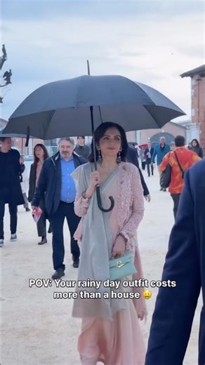 Nita Ambani in Venice ☔👑 | Grace in the Rain ✨🔥