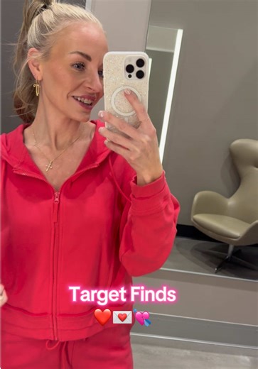 New Target finds I’m loving! 🔗 in my bio in LTK 🛍️ #targetfinds #twopieceset #cuteandcomfy #thebluntblonde #targetpartner @target