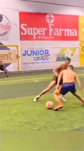 WATCH THIS SKILL. TUTORIAL ✅ #football #footballskills #skills ⚽️