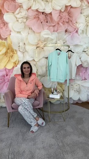 Du hast unseren HSE LIVE Stream mit Arina Pirayesh verpasst? ☹️🤳 Mach dir keine Sorgen, wir haben alles für dich festgehalten. Schau einfach ins Video rein und freu dich auf Arina Pirayesh, viele Inspirationen und jede Menge spannende Fragen. 🎥 👉 Die Produkte aus diesem Stream kannst du hier shoppen (unter "Stream verpasst"): bit.ly/37QmpJW | hse.de