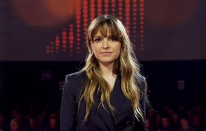 Sarah-Jeanne Labrosse confirme son retour à Révolution! - Hollywoodpq.com