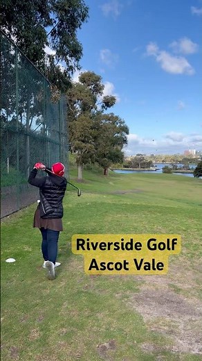 Swingin’ by the river at Riverside Golf ⛳️🌿 Iconic holes 4, 5 & 6