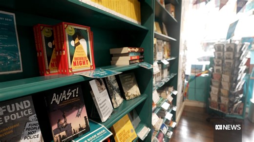 27K views · 299 reactions | Booktopia collapsed with unfulfilled orders, worth about $12 million. Its administrators say customers shouldn't expect refunds or the return of about $3 million worth of outstanding gift cards. The publicly listed company's demise also highlights pressures on the entire book supply chain, impacting publishers through to bookstores. Choose your news on the ABC NEWS app and stay in the know: https://ab.co/abcnewsapp | ABC News | Facebook