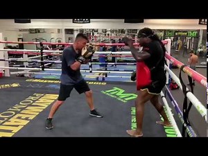 Tim Tszyu training at Mayweather Boxing Club with Dewey Cooper