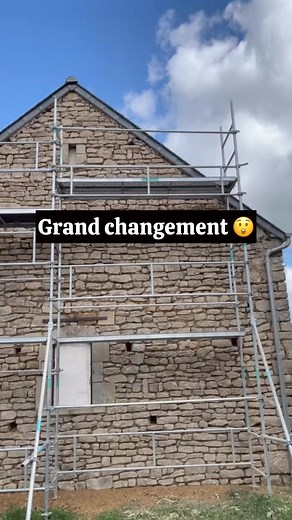 Un grand changement en 3 jours 🔥#renovation #jointoiement #pierre #chaux #autorenovation #teamreno #travaux #maison #home #avantapres | Renovacile