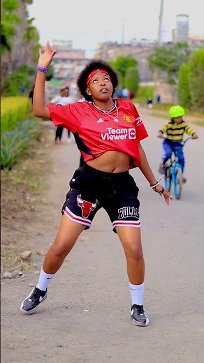 Tipsy Gee ft SPOILER 4T3-Tajirisha