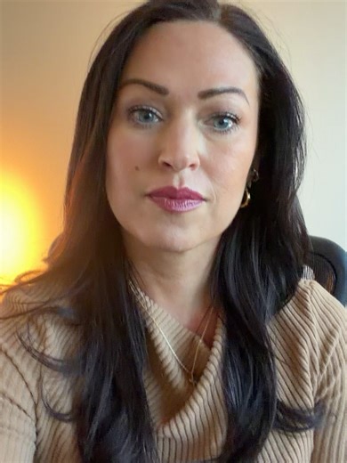 Sellers don't overprice because they're greedy. They overprice because the home means something to them and that's human. But buyers don't see memories. They see numbers, options and comparisons. When price and value don't align, the market doesn't argue. It just moves on. Clarity creates momentum and momentum protects your bottom line. #branson #tablerockrealestate #tablerock #buywellsellwellwithmichelle #bransonluxury #michellevariscorealestate #investmentproperty #lakehome #family #realestate