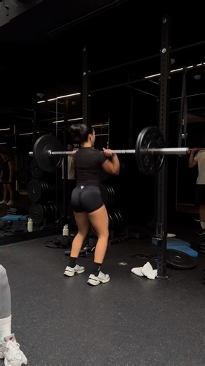 This and yap >> 🚀 PLYO FRIDAYS... and your not gonna wanna miss out 👋🏽 . . . #plyo #plyometrics #plyometrictraining #gymmotivation #fridayworkout #weekendvibes #gymworkouts #functionalfitness #gymbesties #gymreels #explore | Fit withneeks