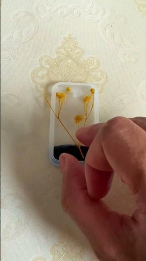 Creating Floral Epoxy Resin Jewelry A Step by Step