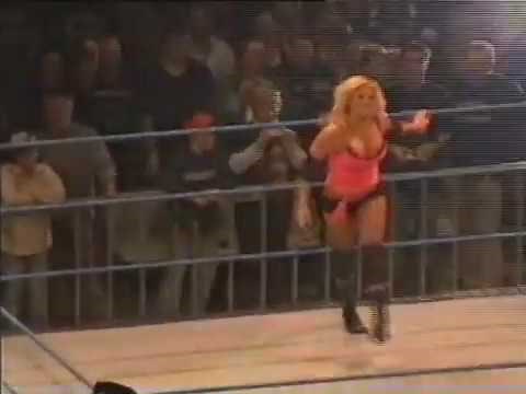 2004 WWE HOUSE SHOW Torrie Wilson vs Dawn Marie