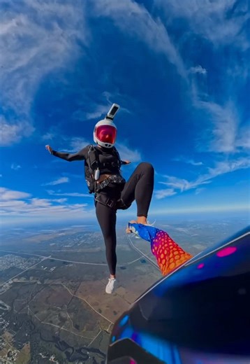 Weird dock but I’m all for it @subtronics #clockwork #subtronics #skydiving #adrenaline #adrenalinejunky